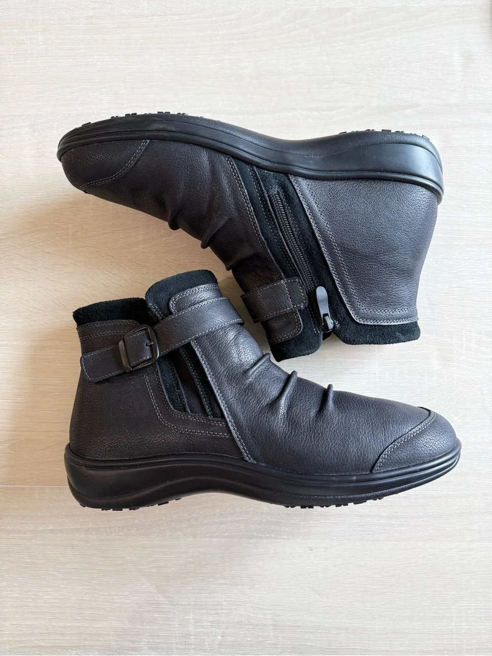 SoftWalk Women’s Black Leather Ankle Boots Size 11 M Buckle Strap Comfort Zip Bo